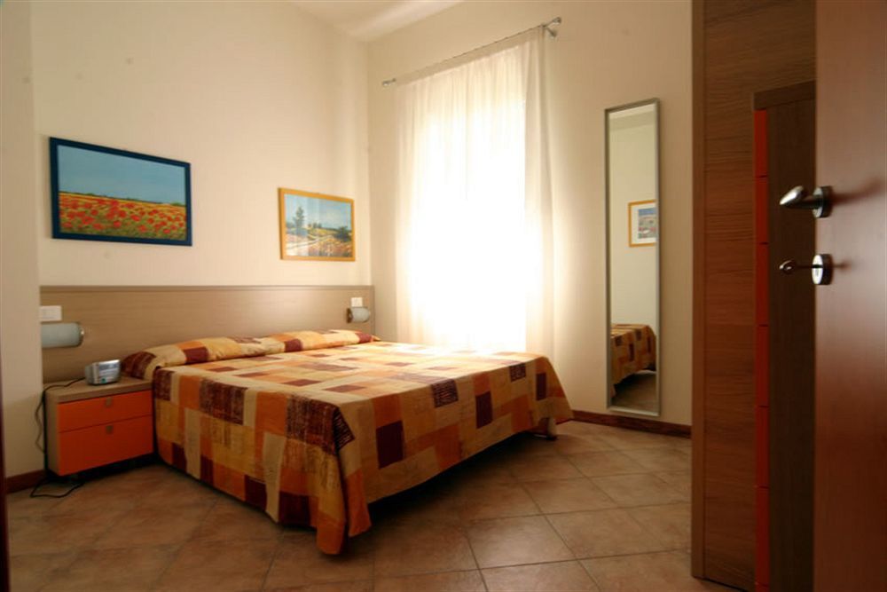 Aparthotel Gioia Каорле Экстерьер фото