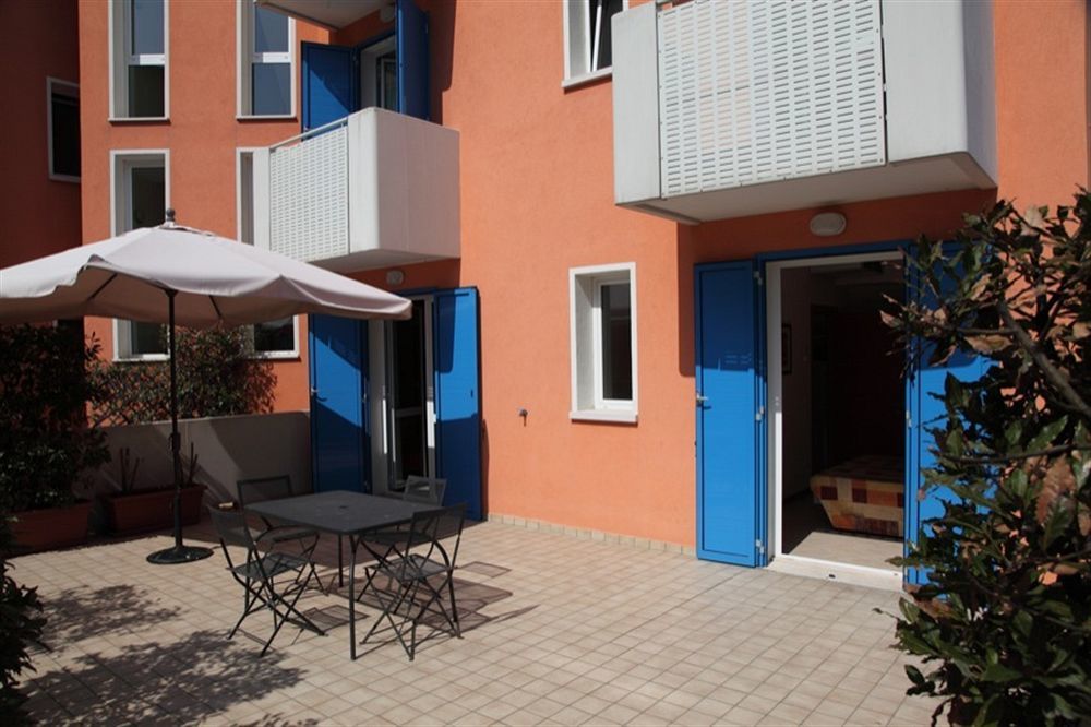 Aparthotel Gioia Каорле Экстерьер фото